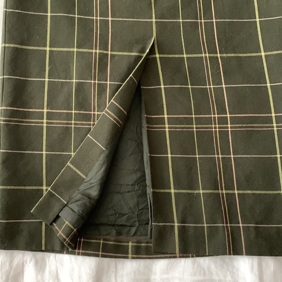 long plaid skirt - Picture 4 of 4